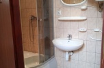 3 budynki w centrum Krakowa, 10 apartamentów z łazienkami i aneksami kuchennymi