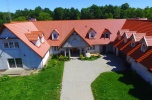 Dom ze stajnią, gospodarstwo, malowniczo - 80 ha