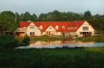 Dom ze stajnią, gospodarstwo, malowniczo - 80 ha