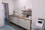 Oddam w dobre ręce b. dobrze prosperujący salon kosmetyczny z dużą bazą klientów - Wynajmowany lokal