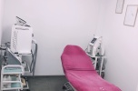 Oddam w dobre ręce b. dobrze prosperujący salon kosmetyczny z dużą bazą klientów - Wynajmowany lokal
