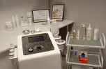 Odstąpię sprzedam salon kosmetyczny z wyposażeniem i marka w Lesznie - 97500 zl