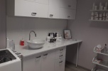 Odstąpię sprzedam salon kosmetyczny z wyposażeniem i marka w Lesznie - 97500 zl