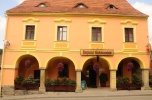 Okazyjnie sprzedam dobrze funkcjonujący hotel z restauracją w zabytkowym budynku w centrum miasta