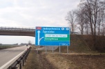 Teren przy autostradzie A4, wybetonowany, ogrodzony, oświetlony, media, bezpośredni zjazd z A4