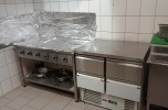 W pełni umeblowana i gotowa do działalności restauracja. Świetny czynsz i cena.